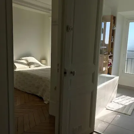 Apartment Haussmanien, Lumineux A Paris